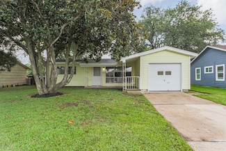 1306 Glencrest Dr, Pasadena, TX 77502