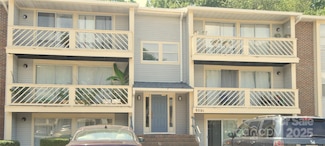 9511 Shannon Green Dr, Charlotte, NC 28213