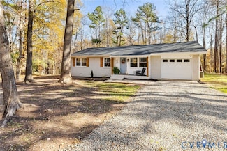 15531 Kennons Ln, Amelia Court House, VA 23002