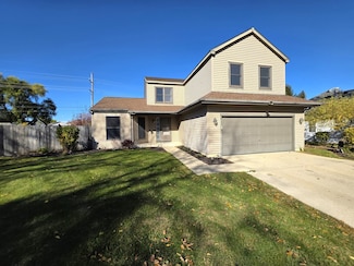 307 S Carriage Trail, McHenry, IL 60050