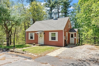 29 Warwick Rd, Gardner, MA 01440