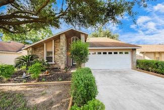 6715 Log Hollow Dr, Houston, TX 77088