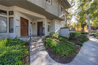 26 Blackbird Ln, Pomona, CA 91766