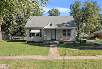 320 W Tahlequah Ave, Vinita, OK 74301