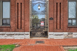 1523 S 10th St Unit 206, Saint Louis, MO 63104