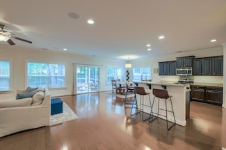 5318 Natures Color Ln, North Charleston, SC 29418