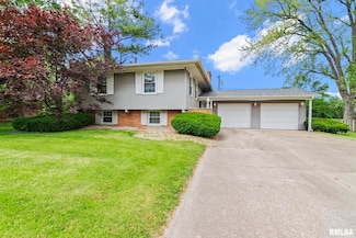 29 Iroquois Dr, Springfield, IL 62711