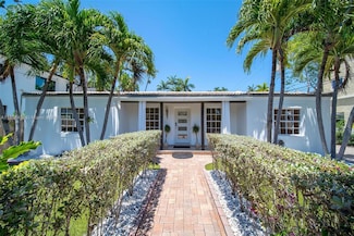 427 W 45th St, Miami Beach, FL 33140