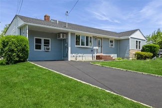 25 Martin Rd S, Bethpage, NY 11714