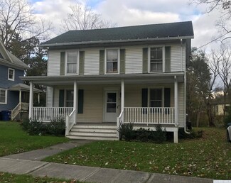 9 S Maple Ave, Millerton, NY 12546