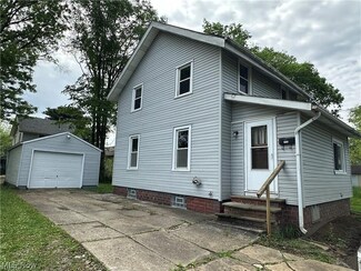 1834 Stanley Ct NE, Canton, OH 44705