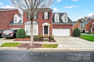 5300 Berkeley Pines Ln, Charlotte, NC 28277