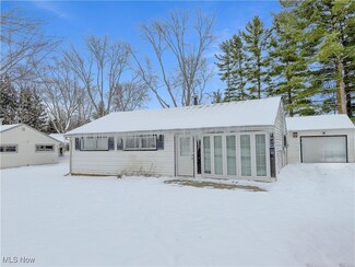 1926 Glenwood Dr, Twinsburg, OH 44087