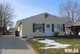 1102 S Zenith Ave, Davenport, IA 52802
