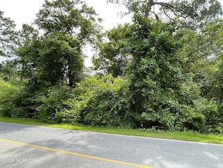 165 Devonshire Ave W, Seven Lakes, NC 27376