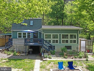 13688 Cacapon Rd, Great Cacapon, WV 25422