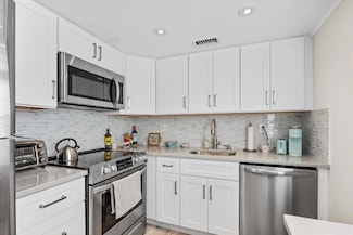 245 Burgundy F, Delray Beach, FL 33484