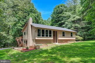 8200 Wolf Run Shoals Rd, Clifton, VA 20124