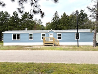 401 Lily Ln E, Altoona, WI 54720