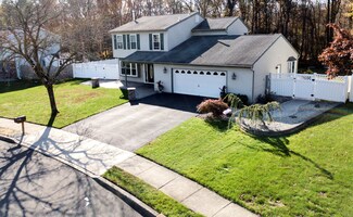 44 Yellowstone Ln, Howell, NJ 07731