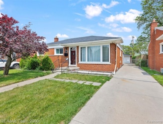6442 Arcola St, Garden City, MI 48135