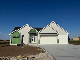 2 Red Fox Cir, Greenwood, MO 64034