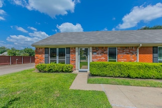 5118 Lake Shore Dr, Waco, TX 76710