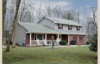 4 Tyburn Ln, Hopewell, NJ 08525