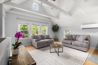 52 Greenridge Ln, Lincoln, MA 01773