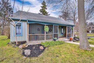 30 Pine Acres Ct, Buffalo, NY 14221