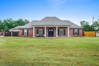 156 Klumpp Ln, Lake Charles, LA 70607