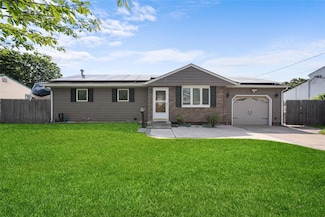 2705 Connecticut Ave, Medford, NY 11763