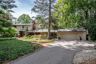 4 Lexington Cir, Terrace Park, OH 45174