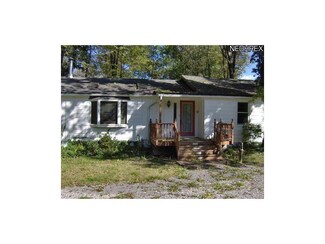 17590 Lakewood Ave, Lake Milton, OH 44429
