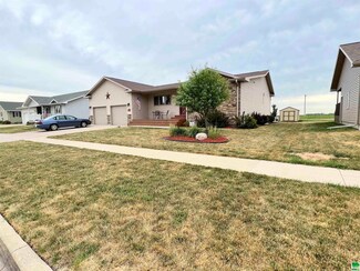 909 Evergreen Ave, Storm Lake, IA 50588
