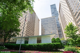 3950 N Lake Shore Dr Unit 2325, Chicago, IL 60613