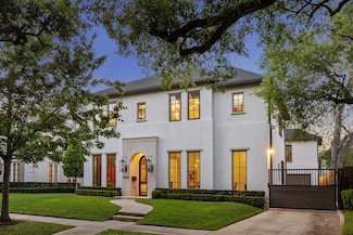 2926 Wroxton Rd, Houston, TX 77005