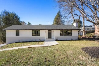 2025 S Stoney View Ct, Hendersonville, NC 28792