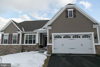 472 Friendship Ln, Gettysburg, PA 17325