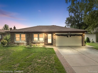 35715 Maureen Dr, Sterling Heights, MI 48310