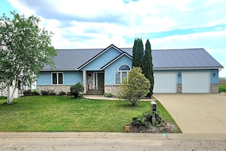 213 Park Dr, Lewiston, MN 55952