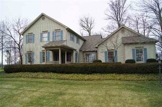 2801 E Prestwick Rd, Winona Lake, IN 46590