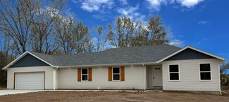 1524 Lana Dr, Lebanon, MO 65536