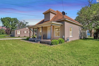 1613 W Blanchard Ave, South Hutchinson, KS 67505