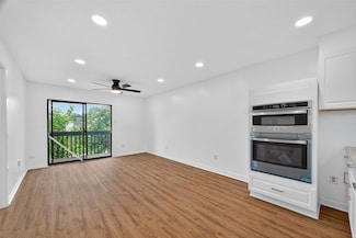 1516 Bay Area Blvd Unit R4, Houston, TX 77058