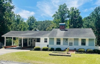 612 David St, Elizabethtown, NC 28337