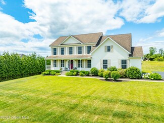 7 Sandcherry Hill, Wynantskill, NY 12198