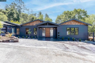 9 El Patio, Orinda, CA 94563