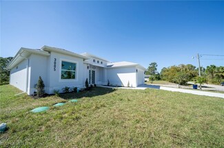 3005 52nd St W, Lehigh Acres, FL 33971