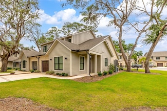 121 Fifty Oaks Ln, Saint Simons Island, GA 31522